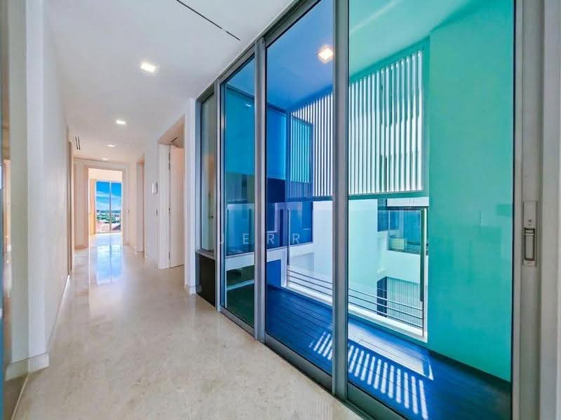 The Azure, 201 Ocean Drive, Harbourfront / Telok Blangah, 3 Bedrooms, 1,711 sqft, Condominium For Rent, by Jerry Lin, 500260725 - Corridor - PropertyGuru.com.sg