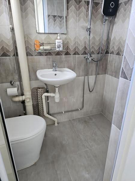403 Pandan Gardens, 403 Pandan Gardens, Boon Lay / Jurong / Tuas, 3 Bedrooms, 1,227 sqft, HDB Flat For Rent, by Jenny Low, 500260757 - Bathroom - PropertyGuru.com.sg