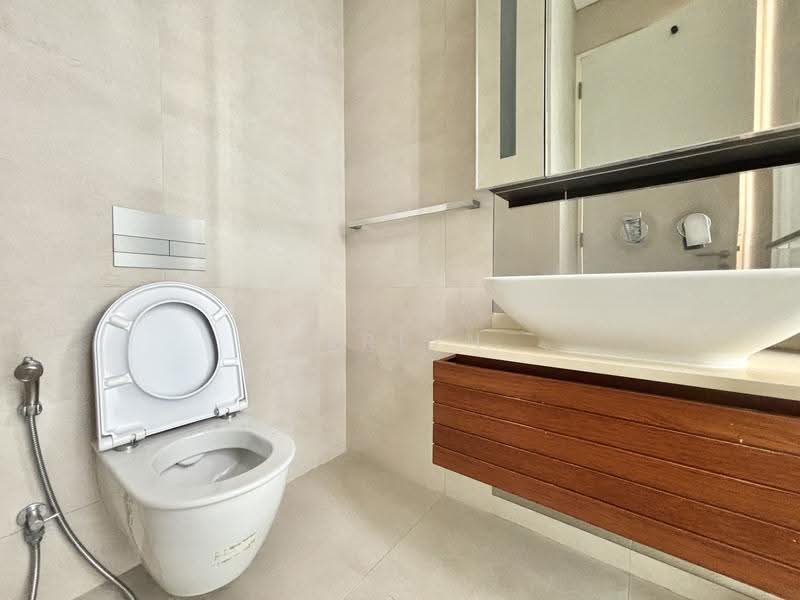 Victoria Park Villas, 3 Coronation Road, Tanglin / Holland / Bukit Timah, 5 Bedrooms, 4,628 sqft, Semi-Detached House For Sale, by Jerlyn Tan, 500260761 - Bathroom - PropertyGuru.com.sg