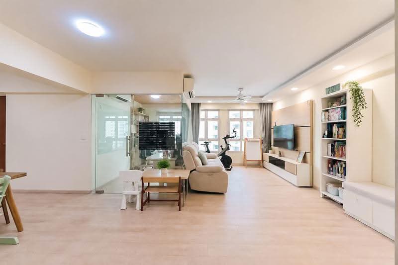 129C Canberra Street, 129C Canberra Street, Sembawang / Yishun, 4 Bedrooms, 1,216 sqft, HDB Flat For Sale, by Lauren Lim, 500260767 - Living Room - PropertyGuru.com.sg