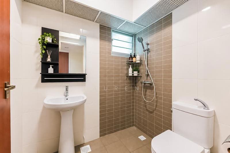 129C Canberra Street, 129C Canberra Street, Sembawang / Yishun, 4 Bedrooms, 1,216 sqft, HDB Flat For Sale, by Lauren Lim, 500260767 - Bathroom - PropertyGuru.com.sg