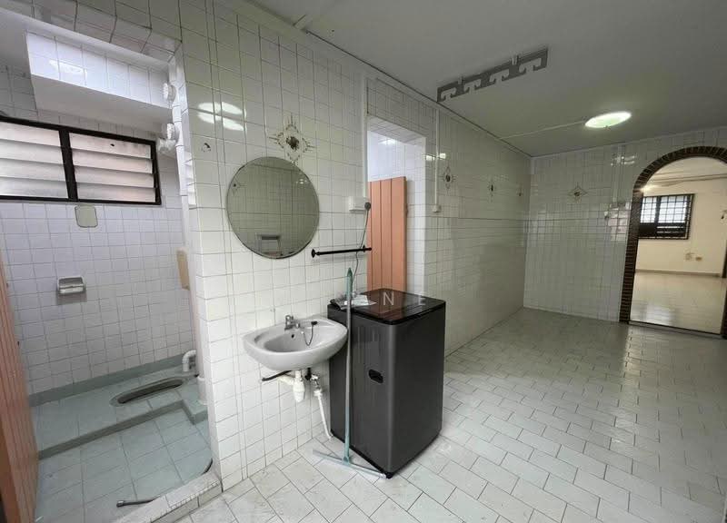 484 Jurong West Avenue 1, 484 Jurong West Avenue 1, Boon Lay / Jurong / Tuas, 1 Bedroom, 600 sqft, HDB Flat For Rent, by Wayne Ong, 500260798 - Bathroom - PropertyGuru.com.sg