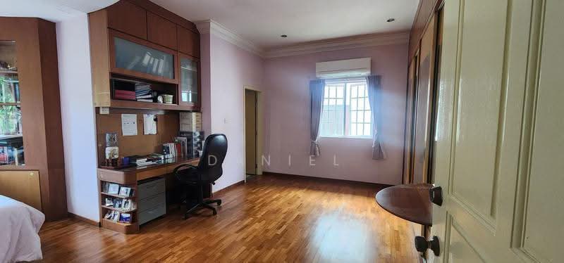 Cactus Road, Seletar / Yio Chu Kang, 4 Bedrooms, 3,200 sqft, Corner Terrace For Sale, by Daniel Gay, 500260807 - Huge & well ventilated Master Bedroom - PropertyGuru.com.sg