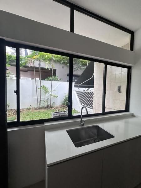 Coronation Road, Coronation Road, Bukit Timah, Duchess, Tanglin / Holland / Bukit Timah, 7 Bedrooms, 4,000 sqft, Semi-Detached House For Rent, by Georgia Hong, 500260810 - PropertyGuru.com.sg