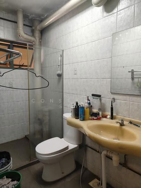833 Hougang Central, 833 Hougang Central, Hougang / Punggol / Sengkang, 3 Bedrooms, 1,582 sqft, HDB Flat For Sale, by Constance See, 500260859 - Bathroom - PropertyGuru.com.sg