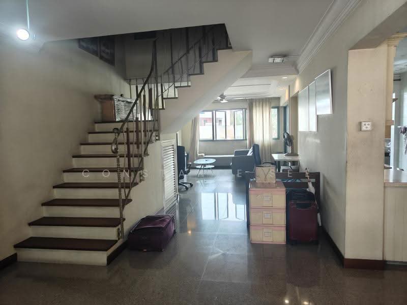 833 Hougang Central, 833 Hougang Central, Hougang / Punggol / Sengkang, 3 Bedrooms, 1,582 sqft, HDB Flat For Sale, by Constance See, 500260859 - Living Room - PropertyGuru.com.sg