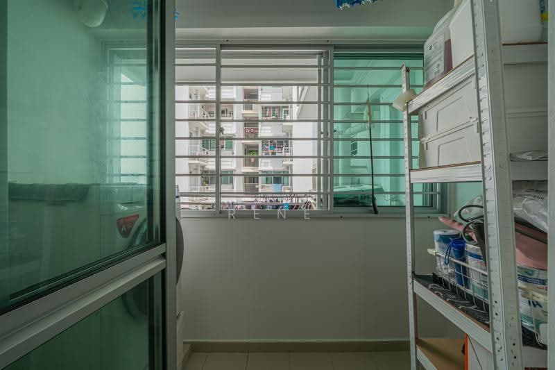 452 Yishun Ring Road, 452 Yishun Ring Road, Sembawang / Yishun, 3 Bedrooms, 990 sqft, HDB Flat For Sale, by RENE LIM, 500260861 - Service Yard - PropertyGuru.com.sg
