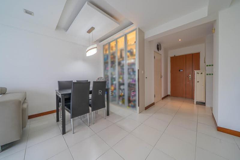 452 Yishun Ring Road, 452 Yishun Ring Road, Sembawang / Yishun, 3 Bedrooms, 990 sqft, HDB Flat For Sale, by RENE LIM, 500260861 - Dining Area - PropertyGuru.com.sg