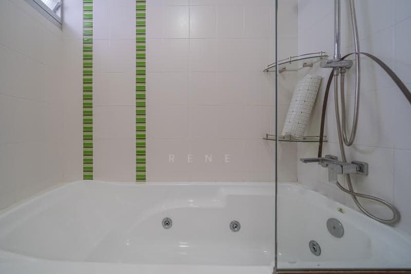 452 Yishun Ring Road, 452 Yishun Ring Road, Sembawang / Yishun, 3 Bedrooms, 990 sqft, HDB Flat For Sale, by RENE LIM, 500260861 - Bathtub - PropertyGuru.com.sg