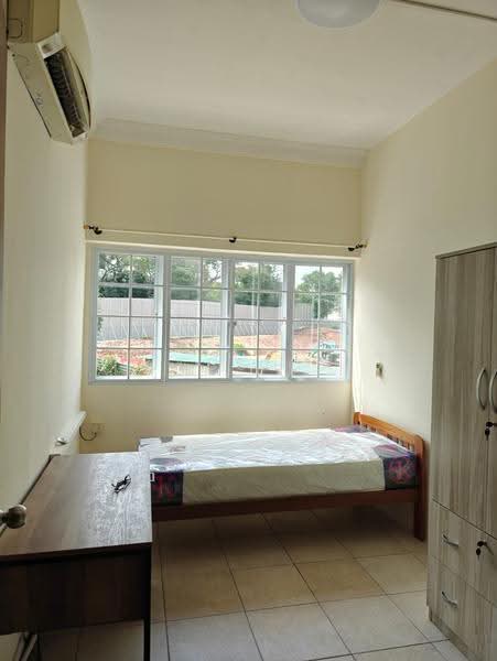 Queensway Tower, 1 Queensway, Alexandra / Commonwealth, Room Rental, 350 sqft, Apartment For Rent, by Jessica Lim, 500260868 - Bedroom - PropertyGuru.com.sg