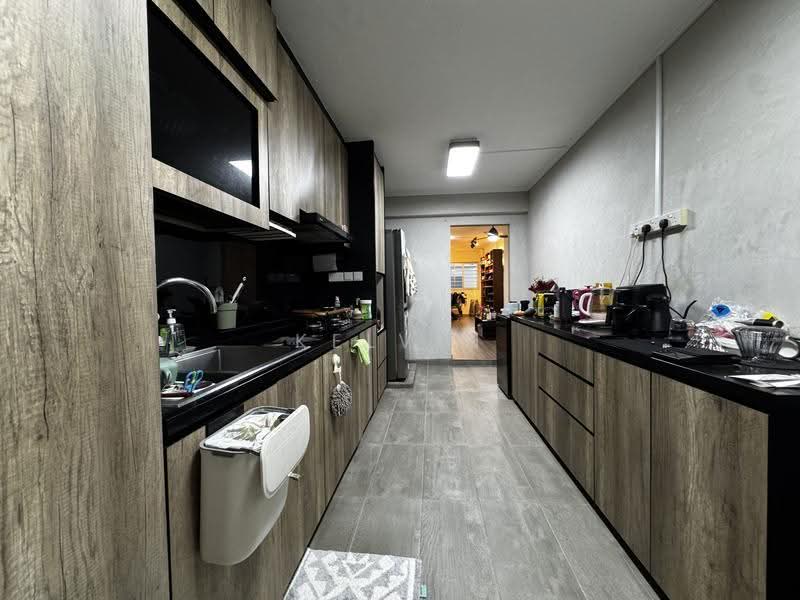 239 Bukit Batok East Avenue 5, 239 Bukit Batok East Avenue 5, Dairy Farm / Bukit Panjang / Choa Chu Kang, 3 Bedrooms, 1,001 sqft, HDB Flat For Sale, by Kelvin Tan 陈克辉, 500260869 - Kitchen - PropertyGuru.com.sg