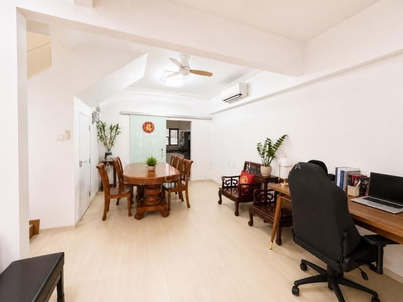 Beautiful 2 Storey Home in the Heart of Joo Chiat, East Coast / Marine Parade, 3 Bedrooms, 2,480 sqft, Terraced House For Sale, by Janel Aemilia Chee, 500260873 - Dining Room - PropertyGuru.com.sg