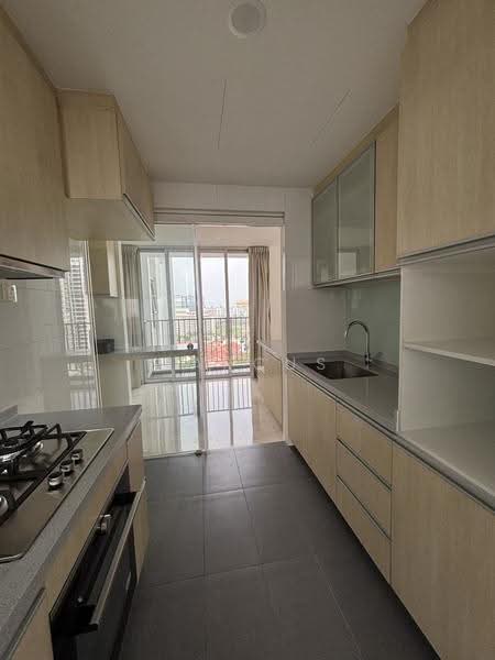 The Parc Condominium, 15 West Coast Walk, Buona Vista / West Coast / Clementi New Town, 4 Bedrooms, 1,507 sqft, Condominium For Rent, by Marcus Lim, 500260874 - Enclosed Kitchen - PropertyGuru.com.sg