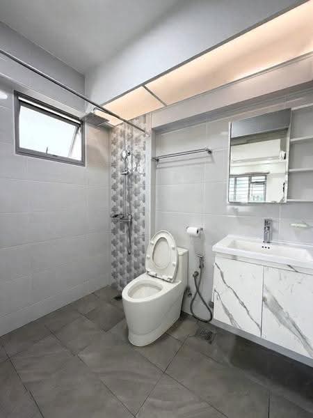 271D Punggol Walk, 271D Punggol Walk, Hougang / Punggol / Sengkang, 3 Bedrooms, 990 sqft, HDB Flat For Sale, by Jose Loh Zhenhao, 500260902 - Bathroom - PropertyGuru.com.sg