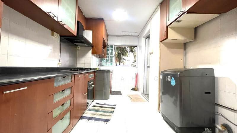 101 Bedok Reservoir Road, 101 Bedok Reservoir Road, Bedok / Upper East Coast, 3 Bedrooms, 1,302 sqft, HDB Flat For Sale, by Amir Bahrom, 500260908 - Kitchen - PropertyGuru.com.sg