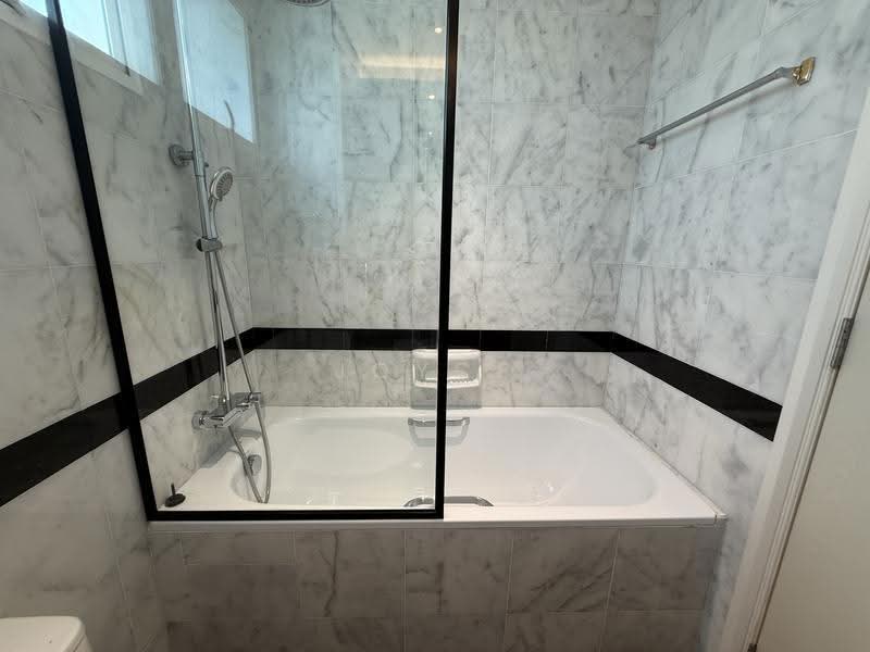The Tropica, 63 Tampines Avenue 1, Pasir Ris / Tampines, 3 Bedrooms, 1,238 sqft, Condominium For Sale, by Joyce Chen, 500260913 - Bathtub - PropertyGuru.com.sg
