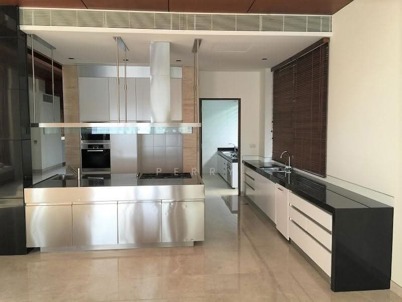 Prestigious Waterfront Bungalow with Yacht Berth in Sentosa Cove, Ocean Drive, Paradise Island, Coral Island, Harbourfront / Telok Blangah, 5 Bedrooms, 11,200 sqft, Bungalow House For Sale, by Perry Siow, 500260948 - Kitchen - PropertyGuru.com.sg