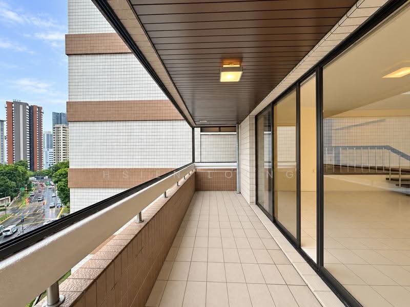 The Cairnhill, 4 Cairnhill Rise, Orchard / River Valley, 4 Bedrooms, 2,896 sqft, Condominium For Rent, by Hsien Loong Wong, 500260986 - Balcony - PropertyGuru.com.sg