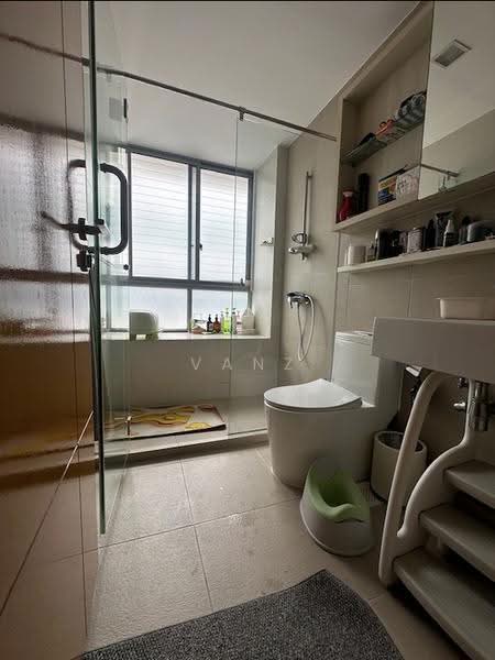 Waterford Residence, 21 Kim Yam Road, Orchard / River Valley, 3 Bedrooms, 1,399 sqft, Condominium For Sale, by Vanz Han, 500260989 - Bathroom - PropertyGuru.com.sg