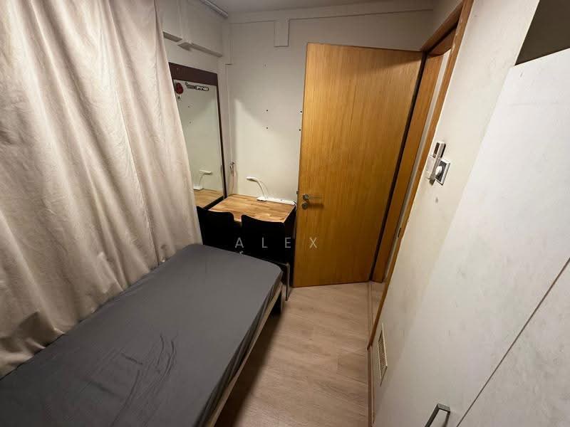 215 Boon Lay Place, 215 Boon Lay Place, Boon Lay / Jurong / Tuas, 3 Bedrooms, 710 sqft, HDB Flat For Sale, by Alex Lim, 500261011 - Bedroom - PropertyGuru.com.sg