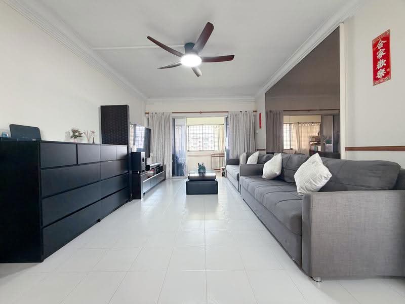 467 Jurong West Street 41, 467 Jurong West Street 41, Boon Lay / Jurong / Tuas, 3 Bedrooms, 1,302 sqft, HDB Flat For Sale, by Lynn Lim, 500261015 - Living Room - PropertyGuru.com.sg