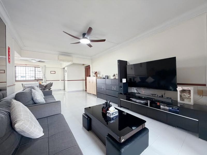 467 Jurong West Street 41, 467 Jurong West Street 41, Boon Lay / Jurong / Tuas, 3 Bedrooms, 1,302 sqft, HDB Flat For Sale, by Lynn Lim, 500261015 - Living Room - PropertyGuru.com.sg