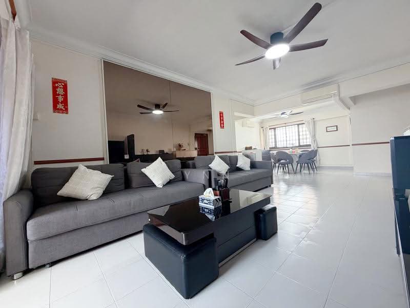 467 Jurong West Street 41, 467 Jurong West Street 41, Boon Lay / Jurong / Tuas, 3 Bedrooms, 1,302 sqft, HDB Flat For Sale, by Lynn Lim, 500261015 - Living Room - PropertyGuru.com.sg