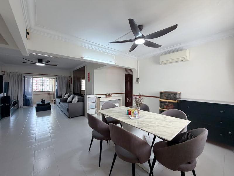 467 Jurong West Street 41, 467 Jurong West Street 41, Boon Lay / Jurong / Tuas, 3 Bedrooms, 1,302 sqft, HDB Flat For Sale, by Lynn Lim, 500261015 - Living Room - PropertyGuru.com.sg