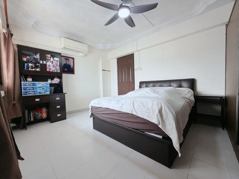 467 Jurong West Street 41, 467 Jurong West Street 41, Boon Lay / Jurong / Tuas, 3 Bedrooms, 1,302 sqft, HDB Flat For Sale, by Lynn Lim, 500261015 - Bedroom - PropertyGuru.com.sg