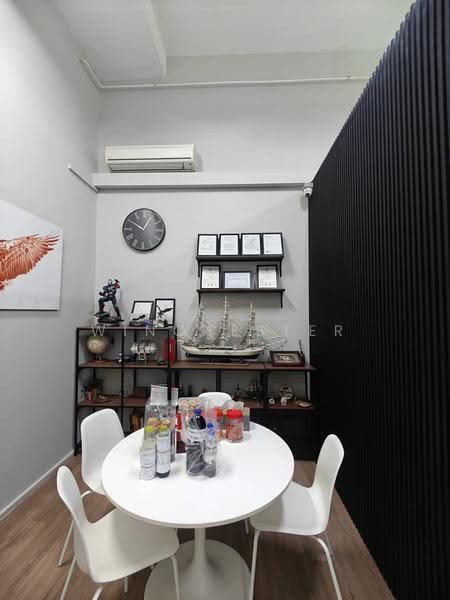 Tradehub 21, 18 Boon Lay Way, Boon Lay / Jurong / Tuas, 1,453 sqft, Light Industrial (B1) For Rent, by Winchester Lin, 500261065 - Interior - CommercialGuru.com.sg