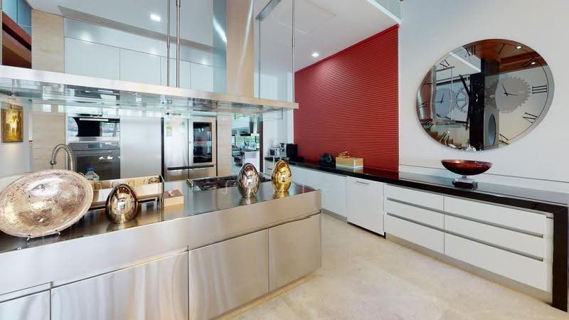 Prestigious Waterfront Bungalow with Yacht Berth in Sentosa Cove, Ocean Drive, Harbourfront / Telok Blangah, 5 Bedrooms, 11,200 sqft, Bungalow House For Sale, by Jamie Yoeng, 500261096 - Kitchen - PropertyGuru.com.sg