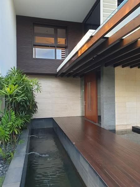 Prestigious Waterfront Bungalow with Yacht Berth in Sentosa Cove, Ocean Drive, Harbourfront / Telok Blangah, 5 Bedrooms, 11,200 sqft, Bungalow House For Sale, by Jamie Yoeng, 500261096 - Exterior - PropertyGuru.com.sg