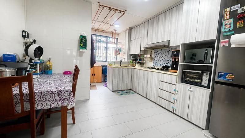 205 Choa Chu Kang Central, 205 Choa Chu Kang Central, Dairy Farm / Bukit Panjang / Choa Chu Kang, 3 Bedrooms, 1,119 sqft, HDB Flat For Sale, by Amir Bahrom, 500261102 - Kitchen - PropertyGuru.com.sg