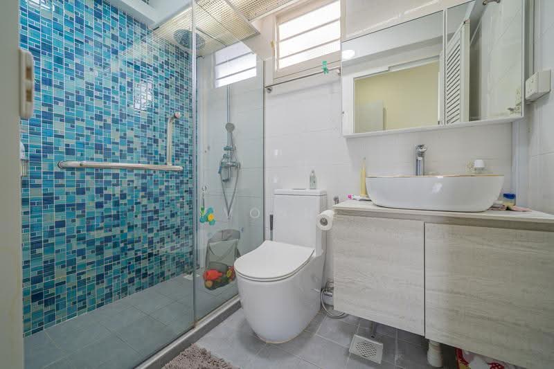 175A Corporation Tiara, 175A Yung Kuang Road, Boon Lay / Jurong / Tuas, 4 Bedrooms, 1,216 sqft, HDB Flat For Sale, by Yvonne Lim, 500261113 - Bathroom - PropertyGuru.com.sg