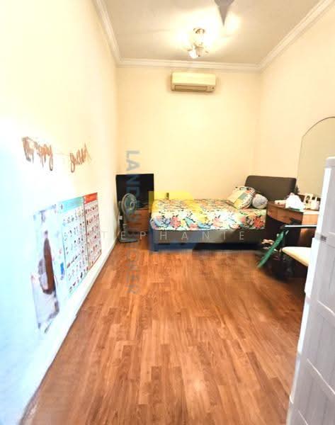 2.5 Storey SD with very spacious land size, Park 3 cars, No West Sun, Breezy, East Coast / Marine Parade, 5 Bedrooms, 3,900 sqft, Semi-Detached House For Sale, by Stephanie Tok, 500261139 - Bedroom - PropertyGuru.com.sg