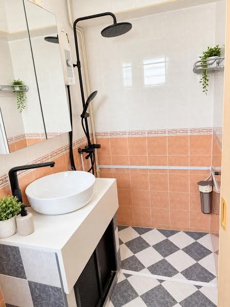 689B Choa Chu Kang Drive, 689B Choa Chu Kang Drive, Dairy Farm / Bukit Panjang / Choa Chu Kang, Room Rental, 160 sqft, HDB Flat For Rent, by Stanley Chew, 500261152 - Bathroom - PropertyGuru.com.sg