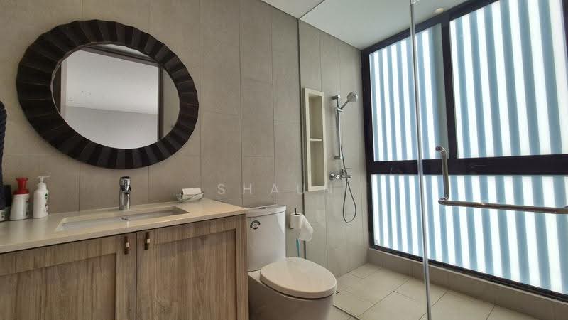 Sime Road, Sime Road, Newton / Novena, 5 Bedrooms, 5,311 sqft, Semi-Detached House For Sale, by Shaun Dhillon, 500261154 - Bathroom - PropertyGuru.com.sg
