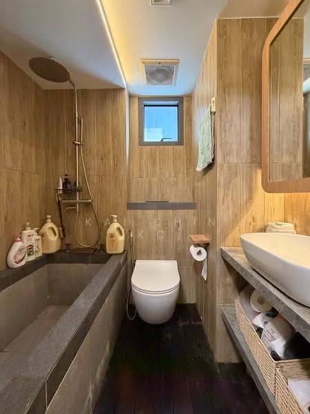 91 Dawson Road, 91 Dawson Road, Alexandra / Commonwealth, 3 Bedrooms, 1,173 sqft, HDB Flat For Sale, by Kai Chin (KC) Chan, 500261166 - Master Bathroom - PropertyGuru.com.sg