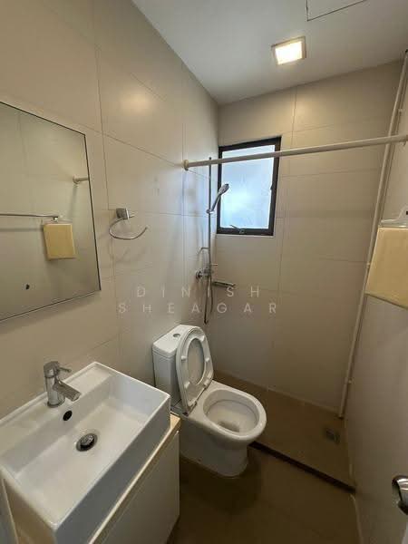 Pastoral View, 7 Bassein Road, Newton / Novena, 3 Bedrooms, 1,259 sqft, Apartment For Rent, by Dinish Sheagar, 500261172 - Bathroom - PropertyGuru.com.sg