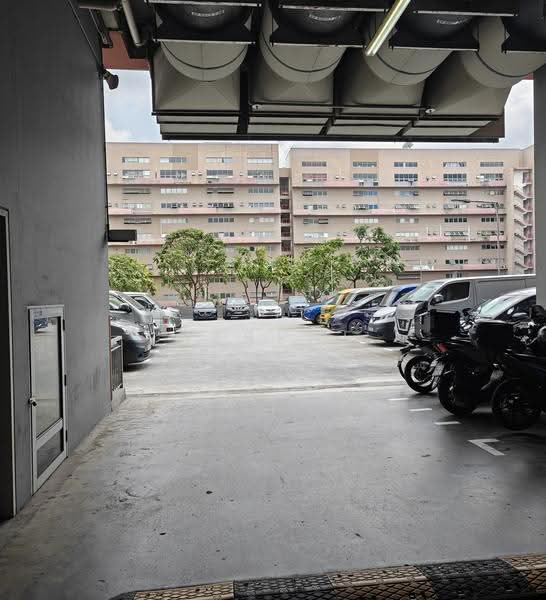 Pioneer Junction, 3 Soon Lee Street, Boon Lay / Jurong / Tuas, 1,141 sqft, Factory / Workshop (B2) For Sale, by Serene Goh, 500261173 - Exterior carpark lots at 2nd level - CommercialGuru.com.sg