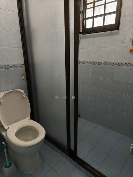 504B Montreal Drive, 504B Montreal Drive, Sembawang / Yishun, 3 Bedrooms, 1,184 sqft, HDB Flat For Sale, by Goh Chin Ing, 500261178 - Bathroom - PropertyGuru.com.sg