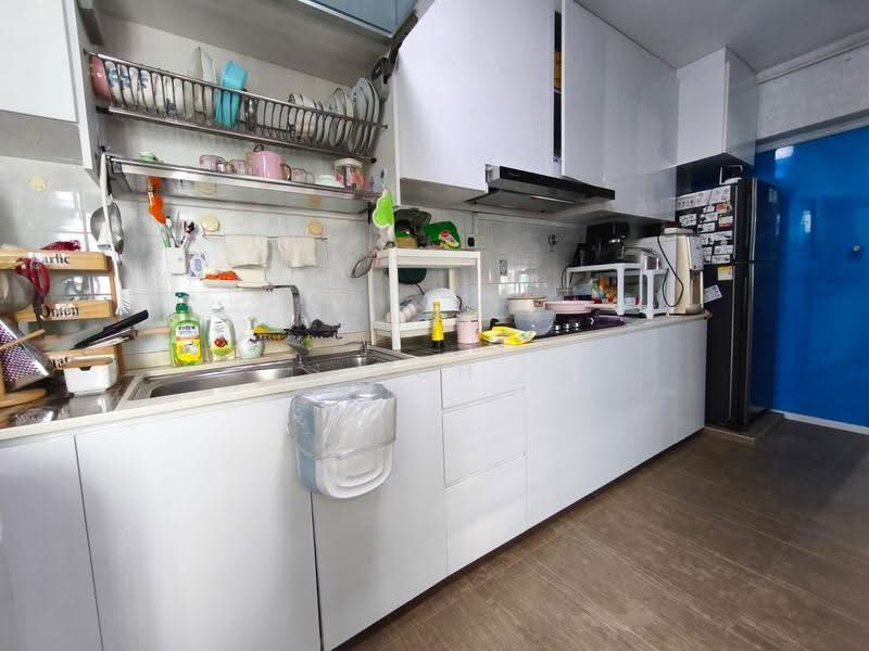 504B Montreal Drive, 504B Montreal Drive, Sembawang / Yishun, 3 Bedrooms, 1,184 sqft, HDB Flat For Sale, by Goh Chin Ing, 500261178 - Kitchen - PropertyGuru.com.sg