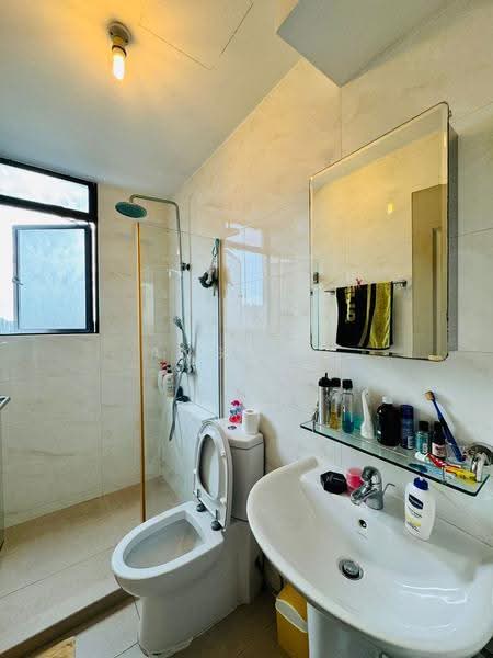Goldhill Towers, 38 Goldhill Avenue, Newton / Novena, 3 Bedrooms, 1,550 sqft, Apartment For Sale, by Ang Pei Xiong, 500261179 - PropertyGuru.com.sg