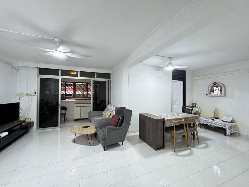 14 Toh Yi Drive, 14 Toh Yi Drive, Clementi Park / Upper Bukit Timah, 4 Bedrooms, 1,313 sqft, HDB Flat For Sale, by Lin Sallee 林玥廷, 500261263 - Living Room - PropertyGuru.com.sg
