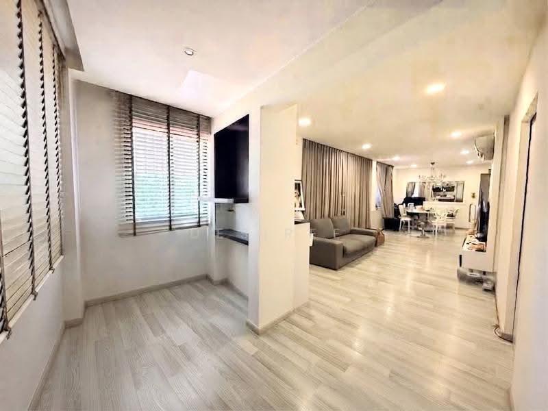 209 Bishan Street 23, 209 Bishan Street 23, Ang Mo Kio / Bishan / Thomson, 3 Bedrooms, 1,227 sqft, HDB Flat For Rent, by Desiree Leung, 500261276 - Living Room - PropertyGuru.com.sg