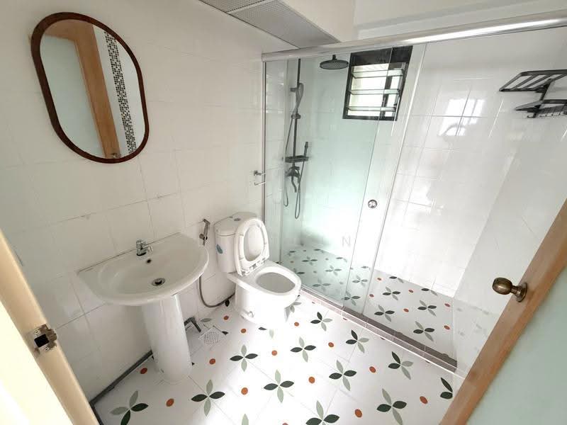 266A Punggol Way, 266A Punggol Way, Hougang / Punggol / Sengkang, 4 Bedrooms, 1,206 sqft, HDB Flat For Rent, by Leeflyn Lee, 500261324 - Bathroom - PropertyGuru.com.sg