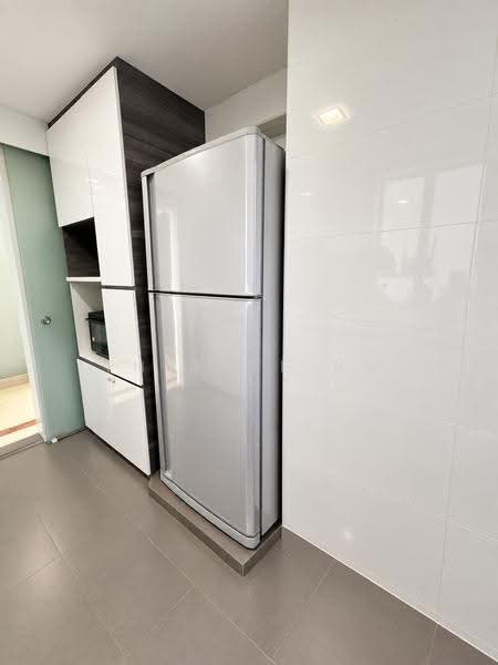 Guilin View, 24 Bukit Batok Street 52, Dairy Farm / Bukit Panjang / Choa Chu Kang, 3 Bedrooms, 1,281 sqft, Condominium For Sale, by Therese Ho, 500261341 - Kitchen - PropertyGuru.com.sg