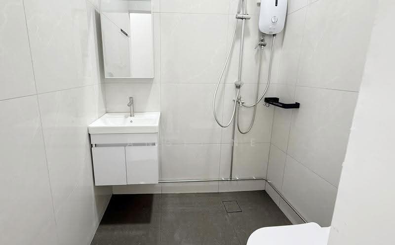 Westville, 12 Westwood Terrace, Boon Lay / Jurong / Tuas, Room Rental, 200 sqft, Terraced House For Rent, by Angeline Tan (陈慧恩), 500261362 - Bathroom - PropertyGuru.com.sg