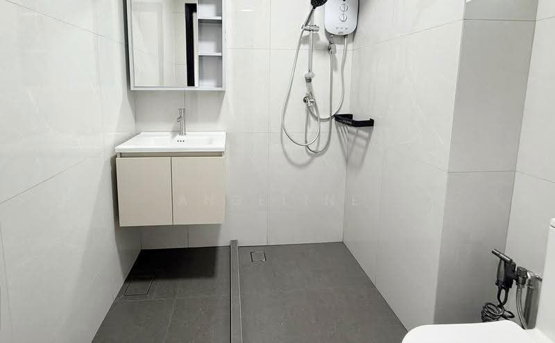 Westville, 12 Westwood Terrace, Boon Lay / Jurong / Tuas, Room Rental, 200 sqft, Terraced House For Rent, by Angeline Tan (陈慧恩), 500261362 - Bathroom - PropertyGuru.com.sg