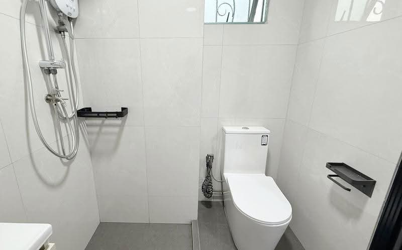 Westville, 12 Westwood Terrace, Boon Lay / Jurong / Tuas, Room Rental, 200 sqft, Terraced House For Rent, by Angeline Tan (陈慧恩), 500261362 - Bathroom - PropertyGuru.com.sg